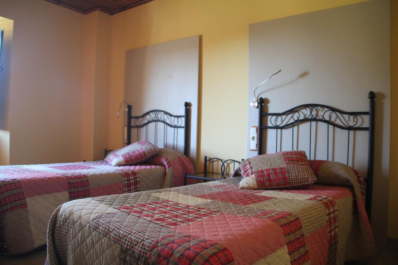 Casa Nunez Guest House Fonfria Exterior photo